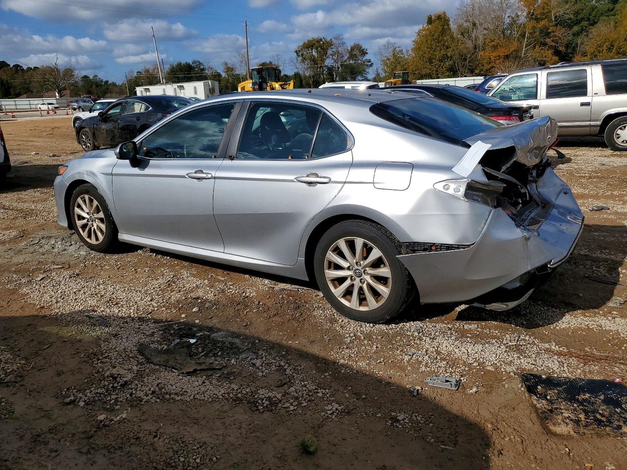 2018 TOYOTA CAMRY L photo 2