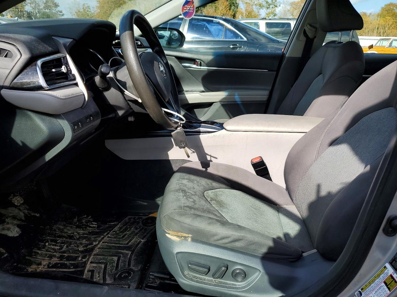 2018 TOYOTA CAMRY L photo 7