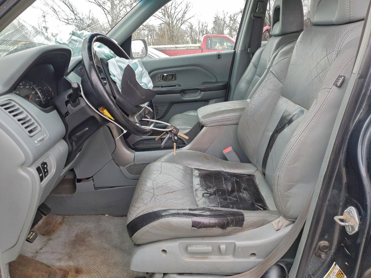 2004 HONDA PILOT photo 7