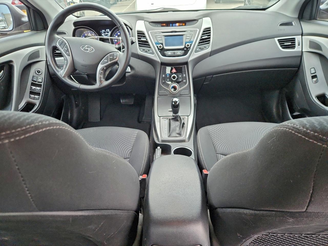 2015 HYUNDAI ELANTRA SE photo 8
