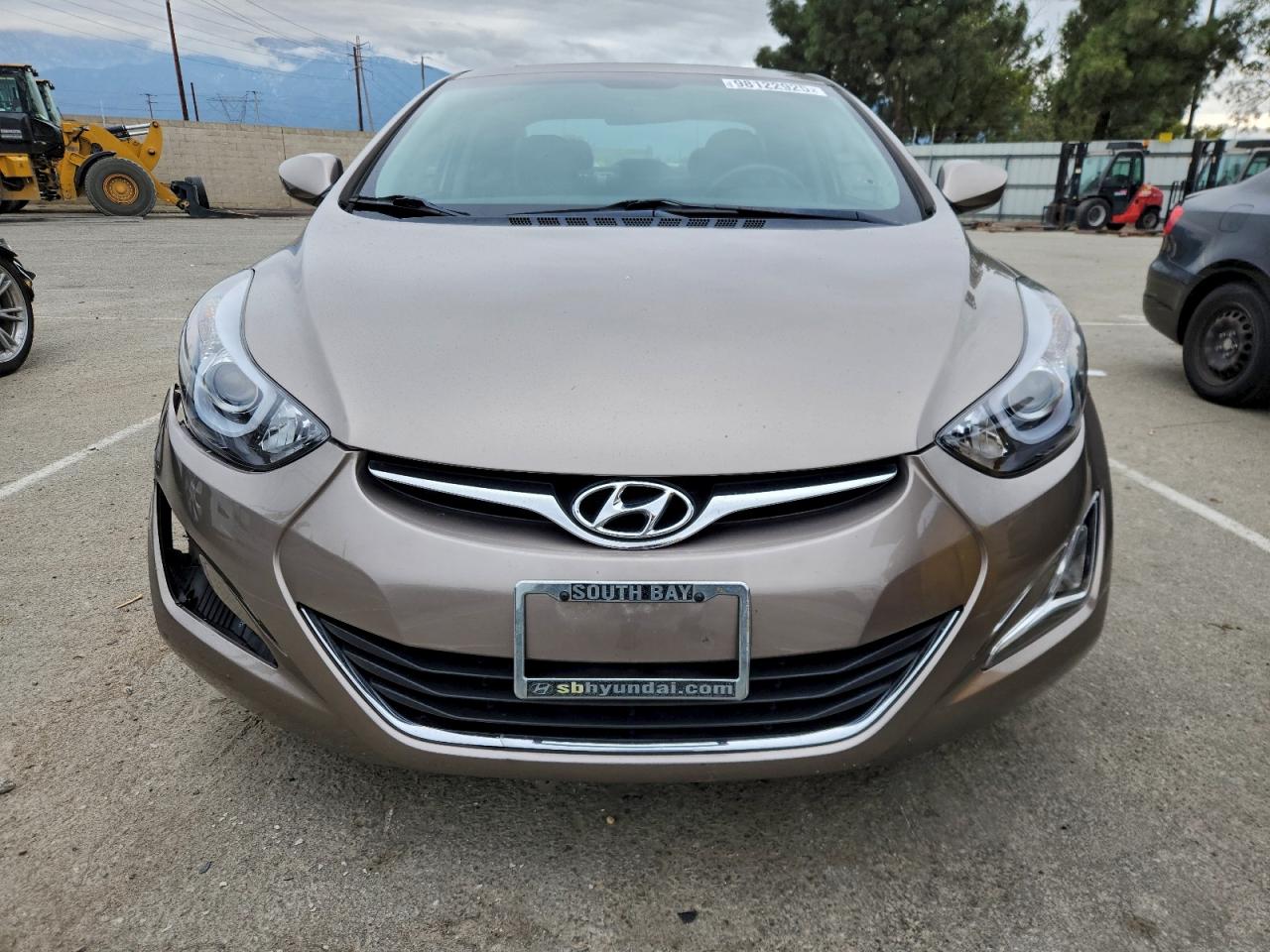 2015 HYUNDAI ELANTRA SE photo 5