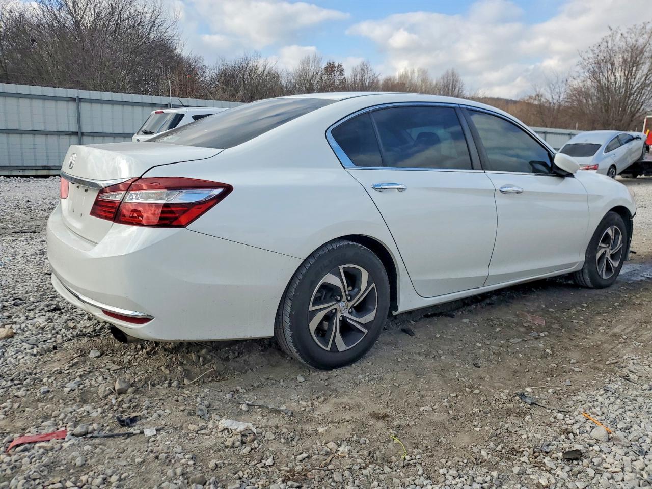 2016 HONDA ACCORD LX photo 3