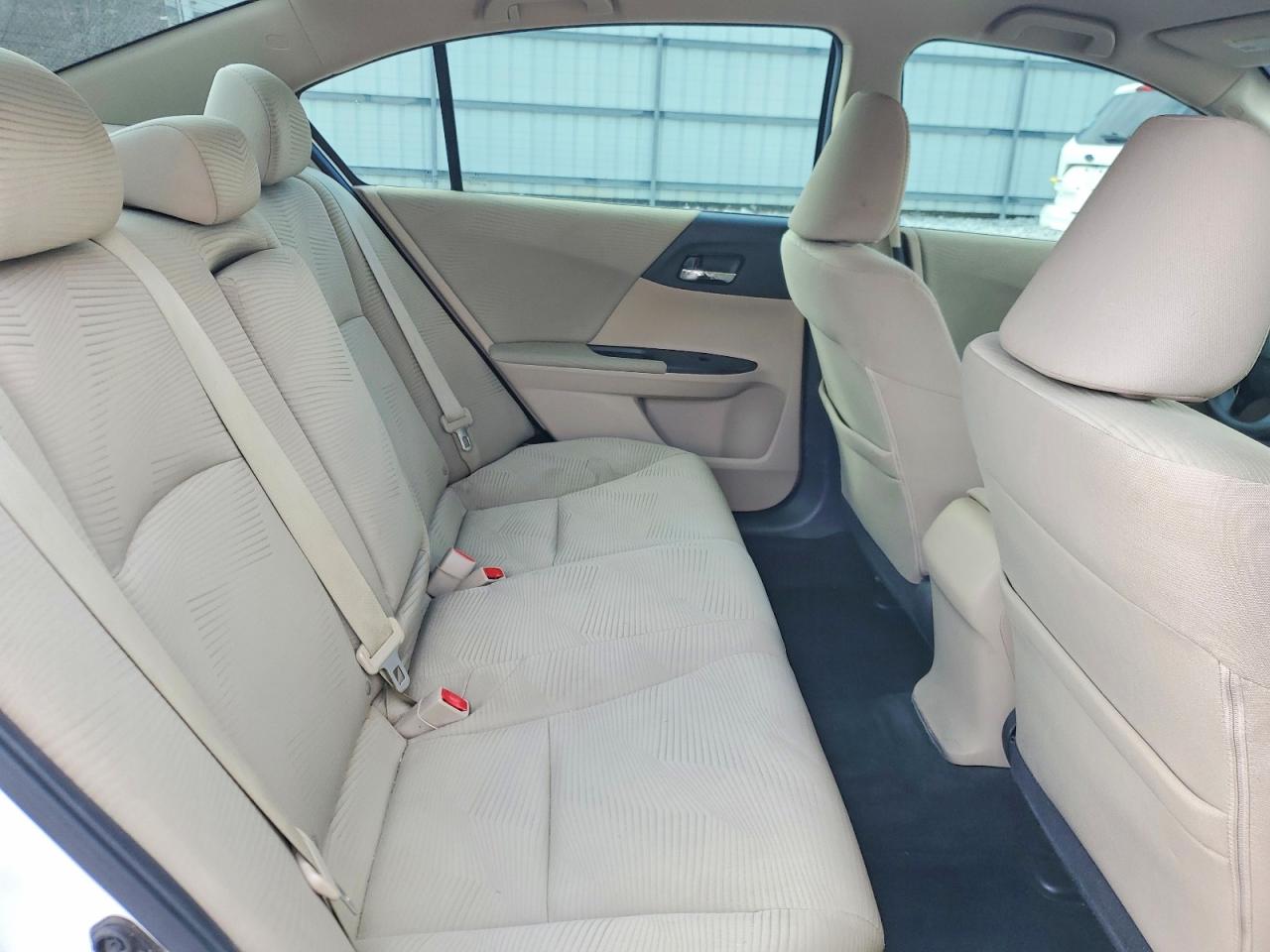 2016 HONDA ACCORD LX photo 10