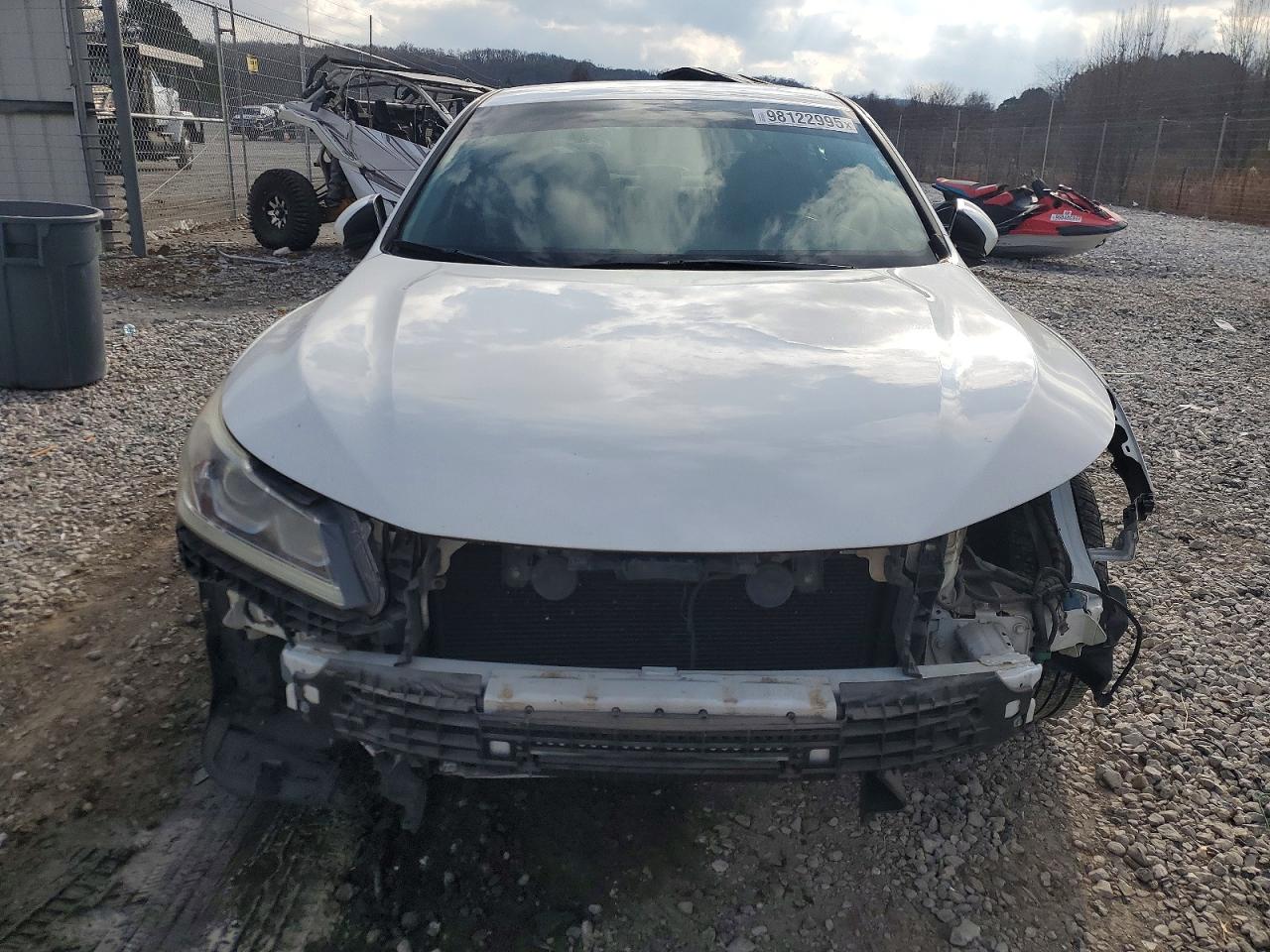 2016 HONDA ACCORD LX photo 5