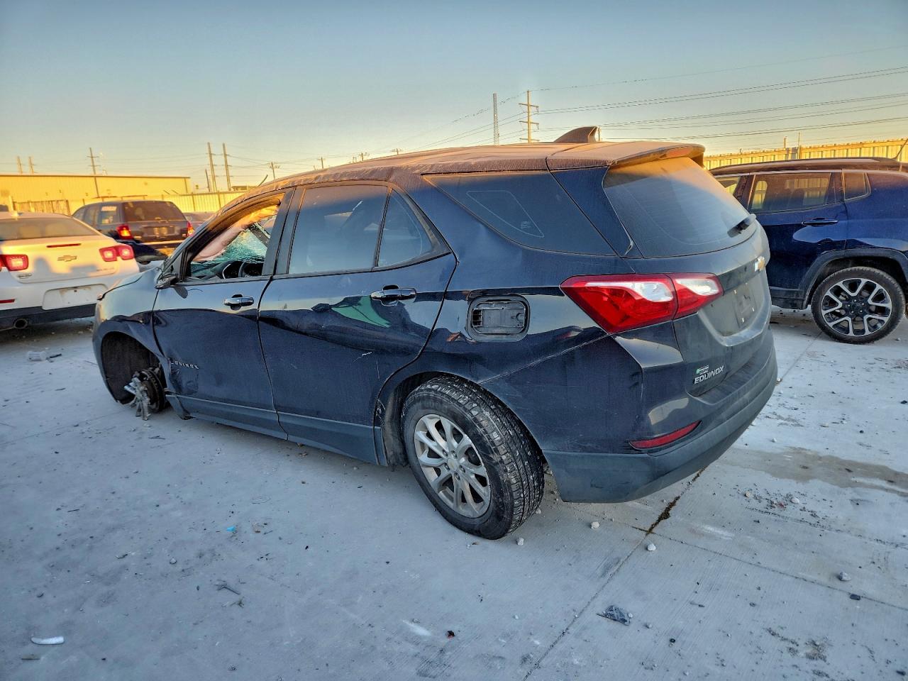 2020 CHEVROLET EQUINOX LS photo 2