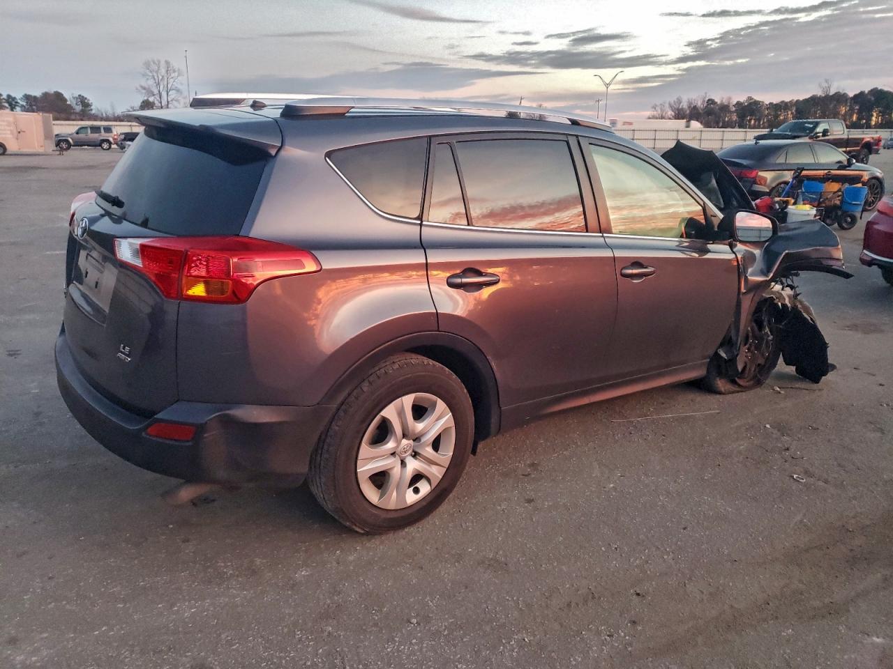2014 TOYOTA RAV4 LE photo 3