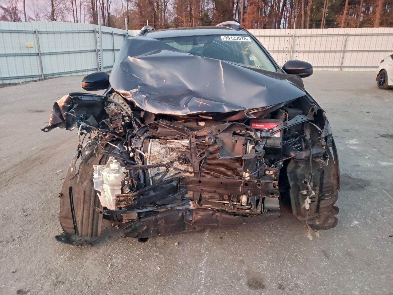 2014 TOYOTA RAV4 LE photo 5