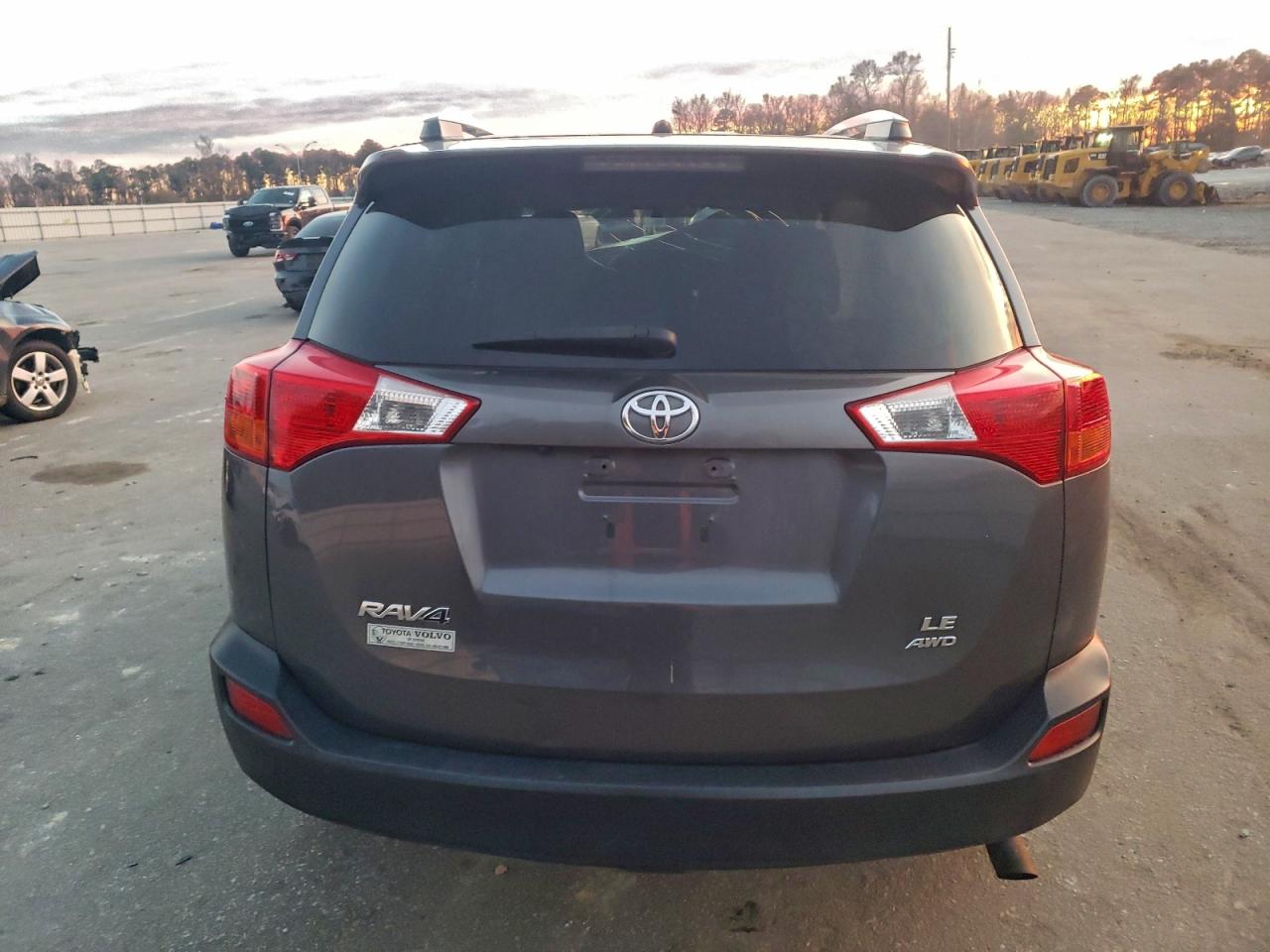 2014 TOYOTA RAV4 LE photo 6