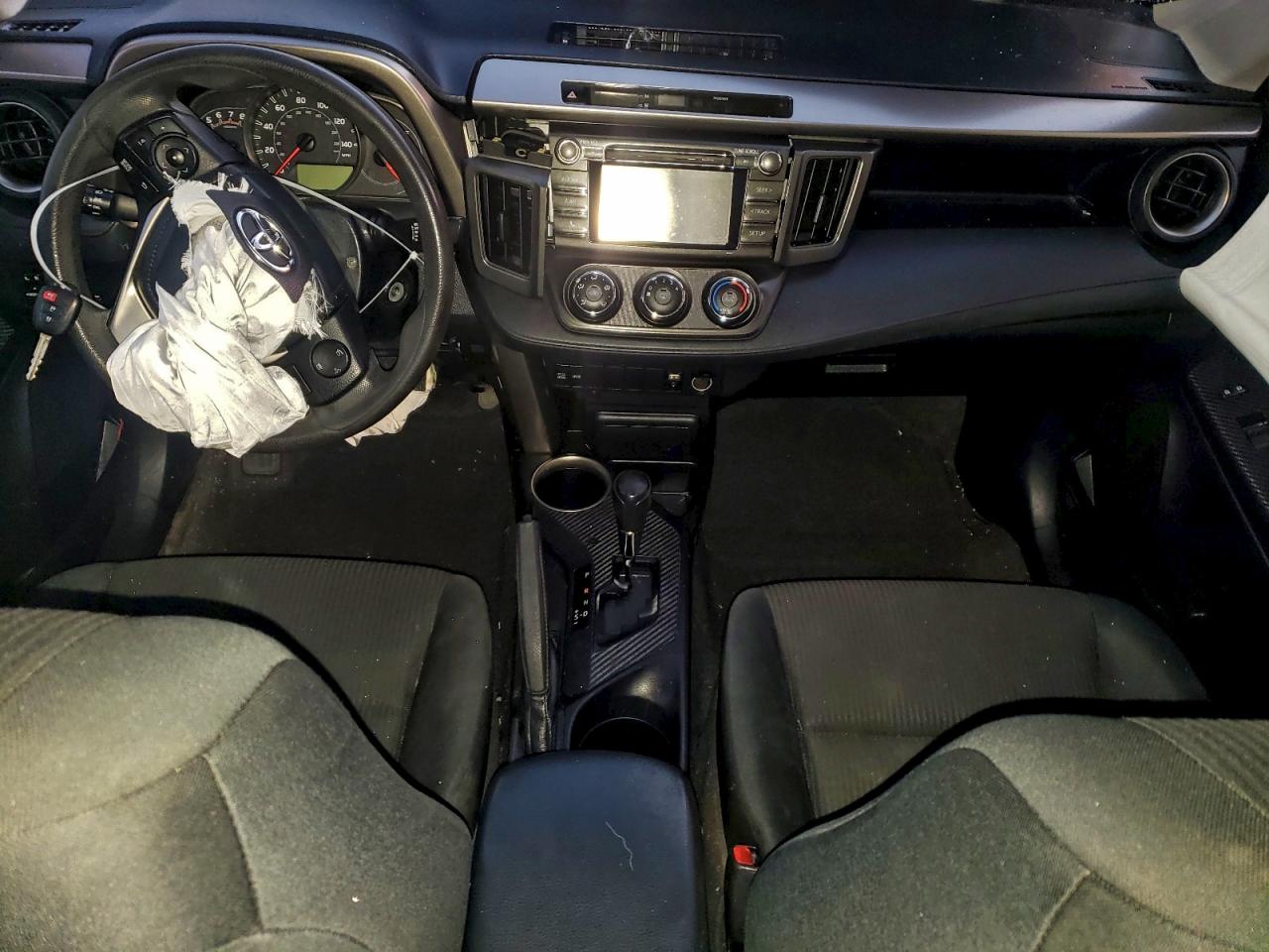 2014 TOYOTA RAV4 LE photo 8