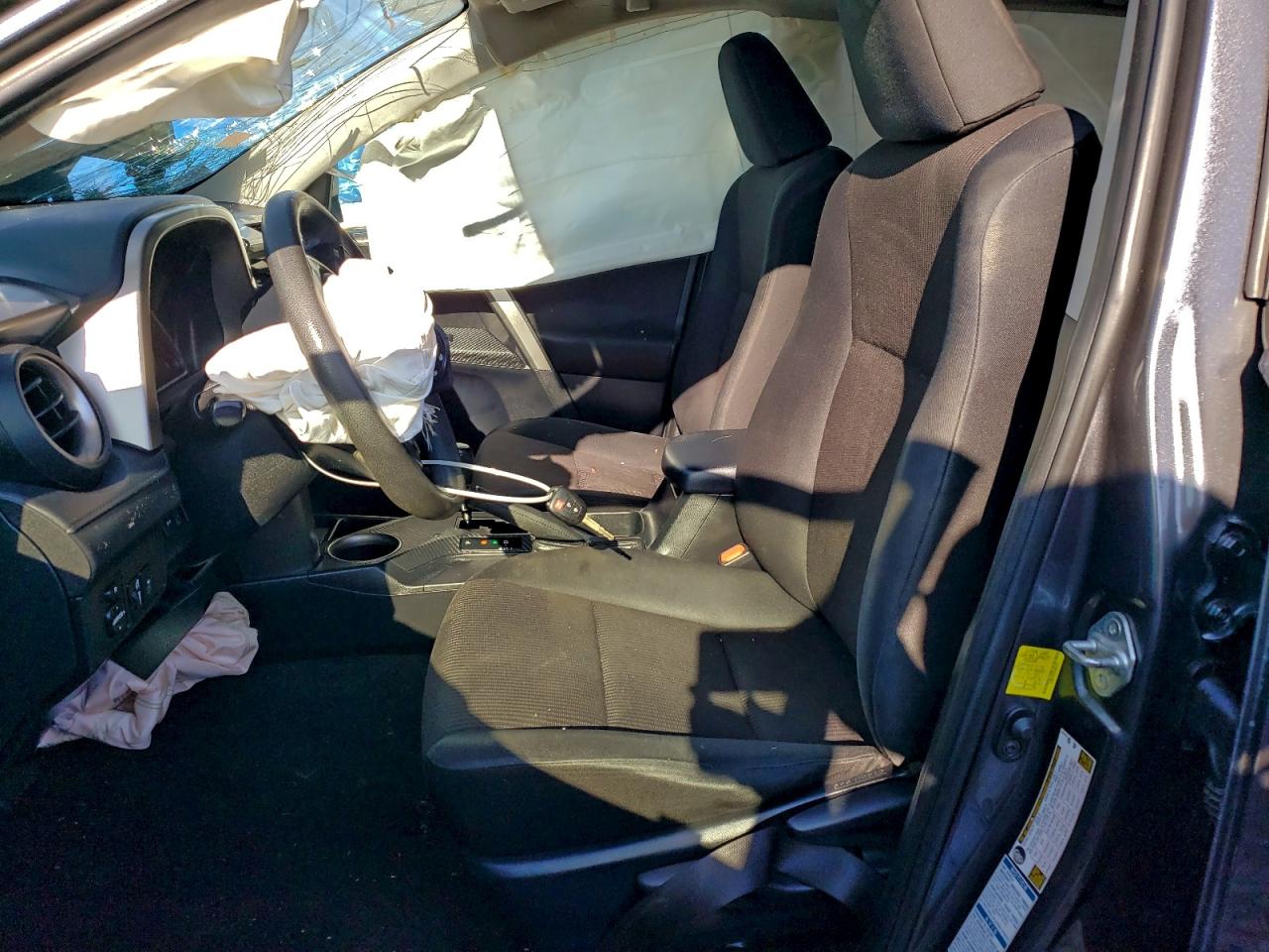 2014 TOYOTA RAV4 LE photo 7