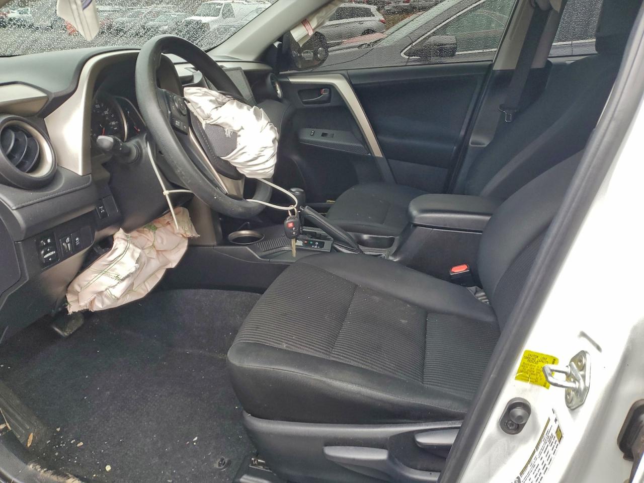 2014 TOYOTA RAV4 LE photo 7