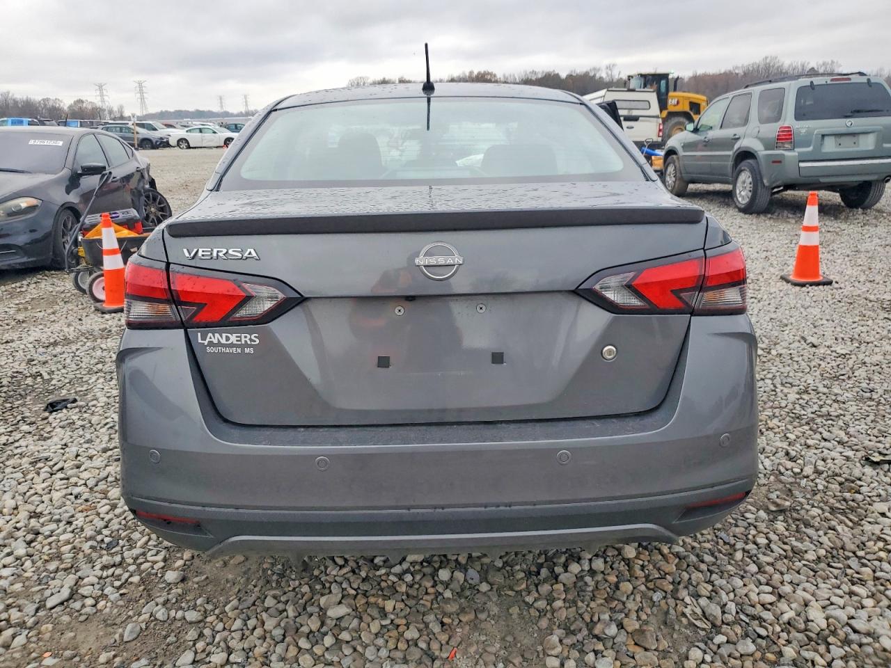 2024 NISSAN VERSA S photo 6