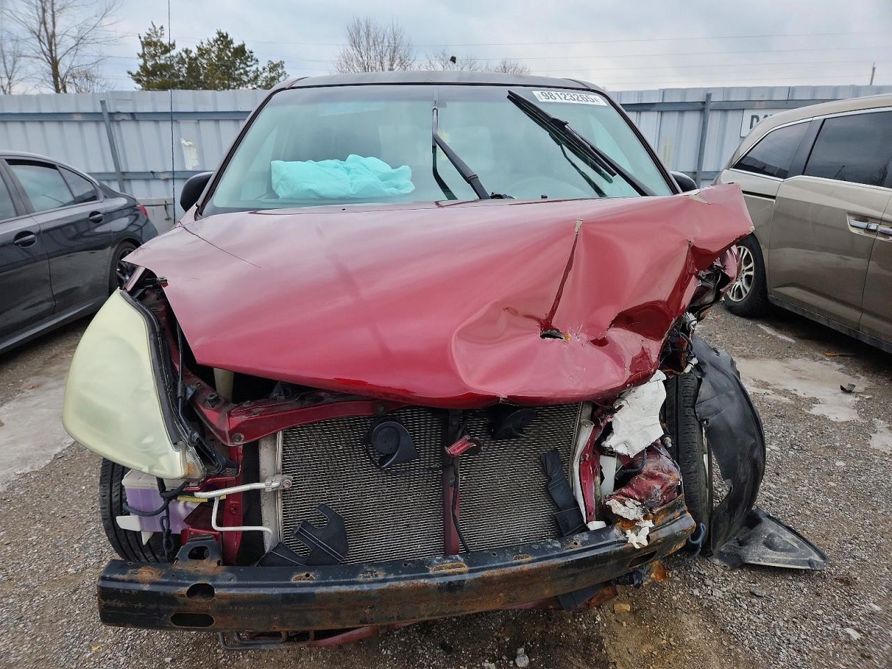 2004 TOYOTA SIENNA CE photo 5