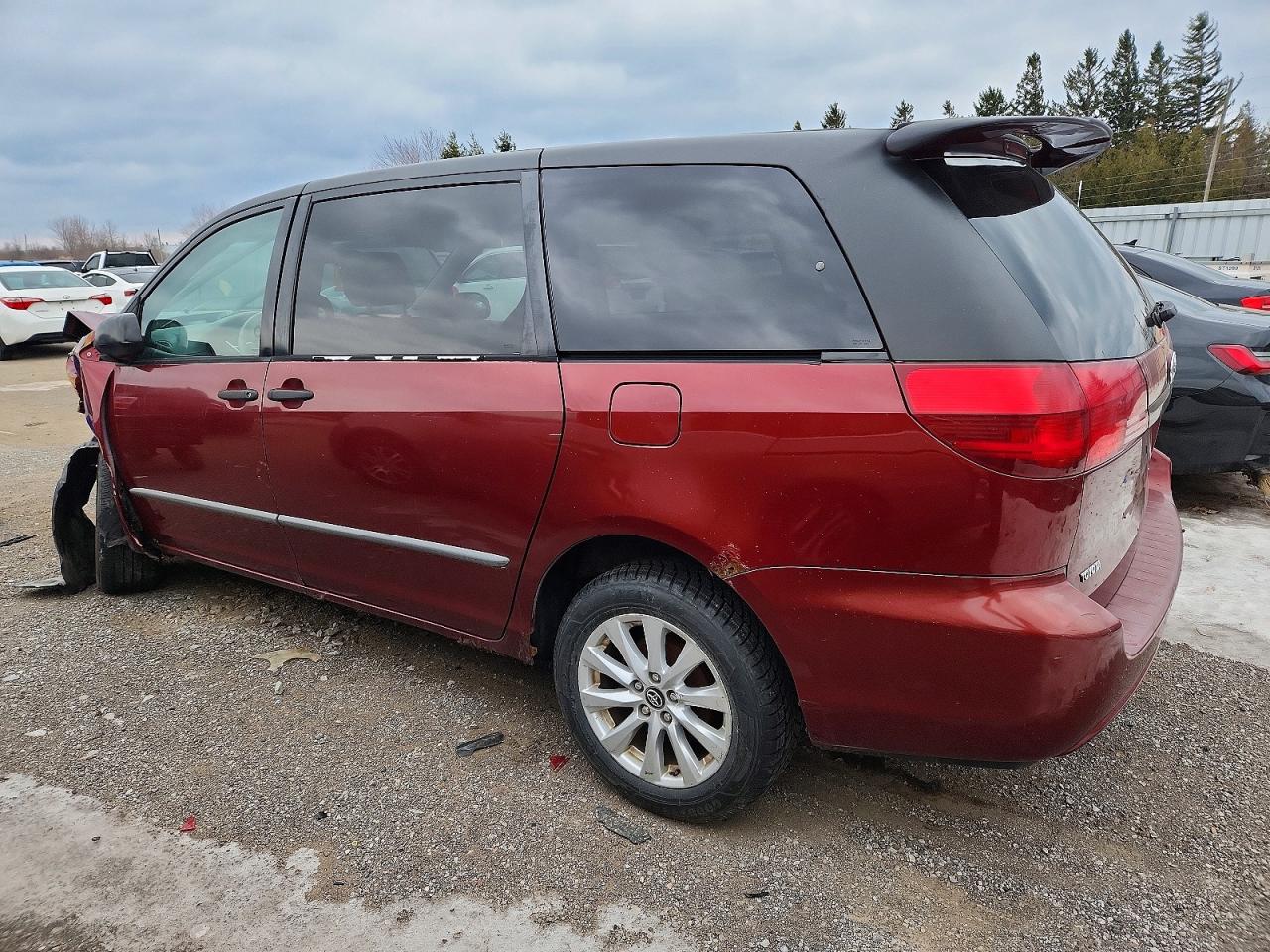2004 TOYOTA SIENNA CE photo 2