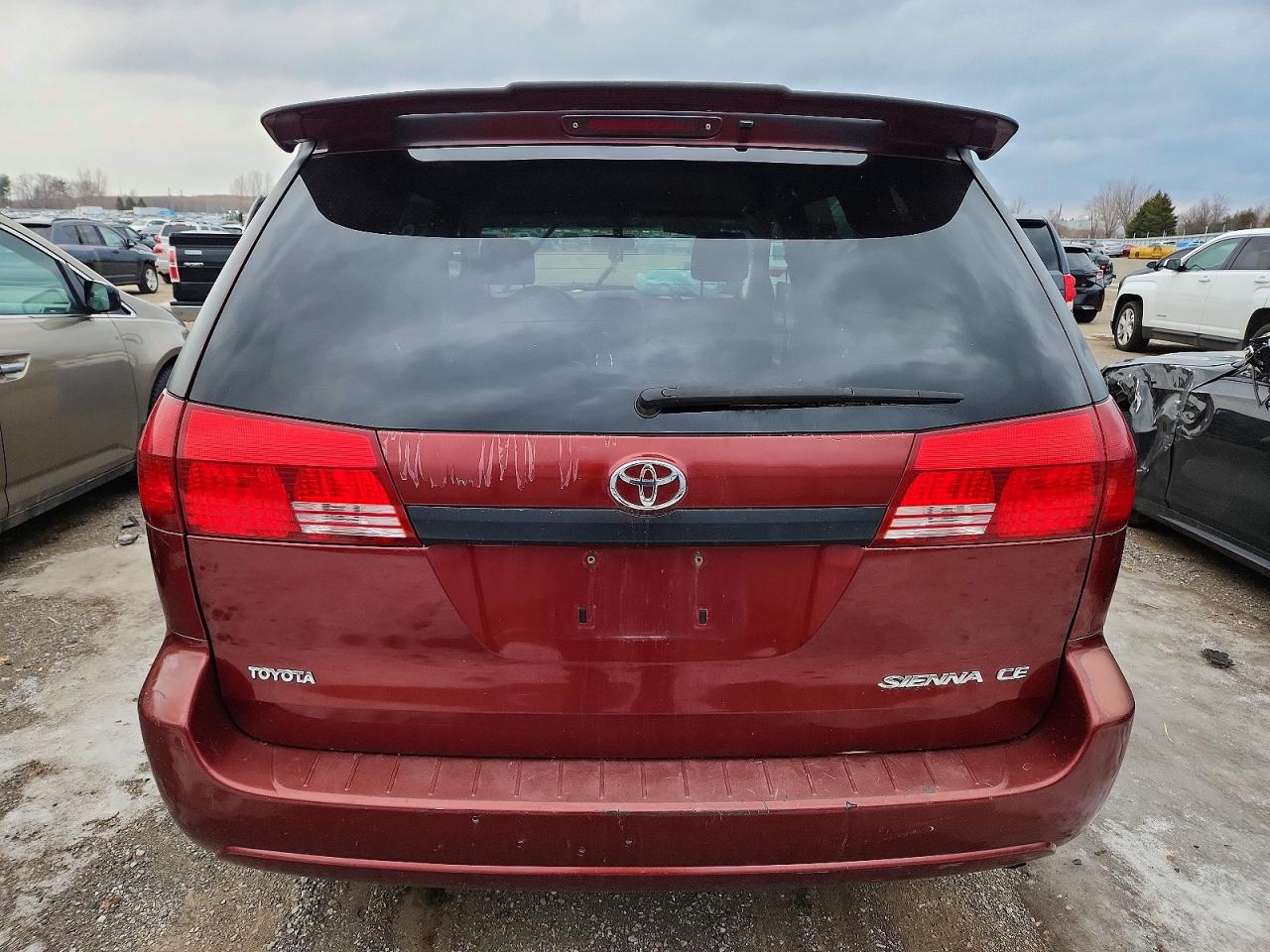 2004 TOYOTA SIENNA CE photo 6