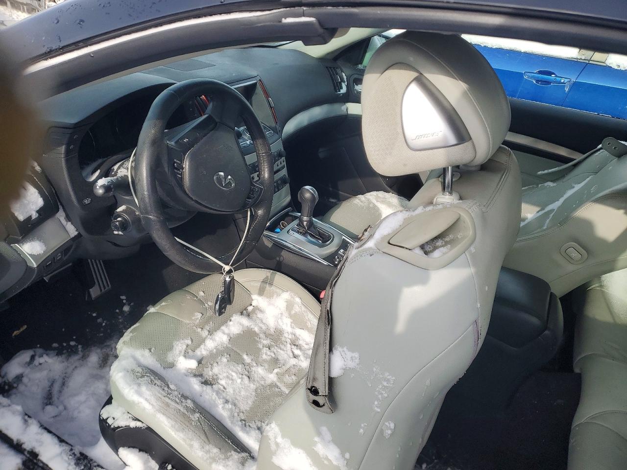 2012 INFINITI G37 BASE photo 8