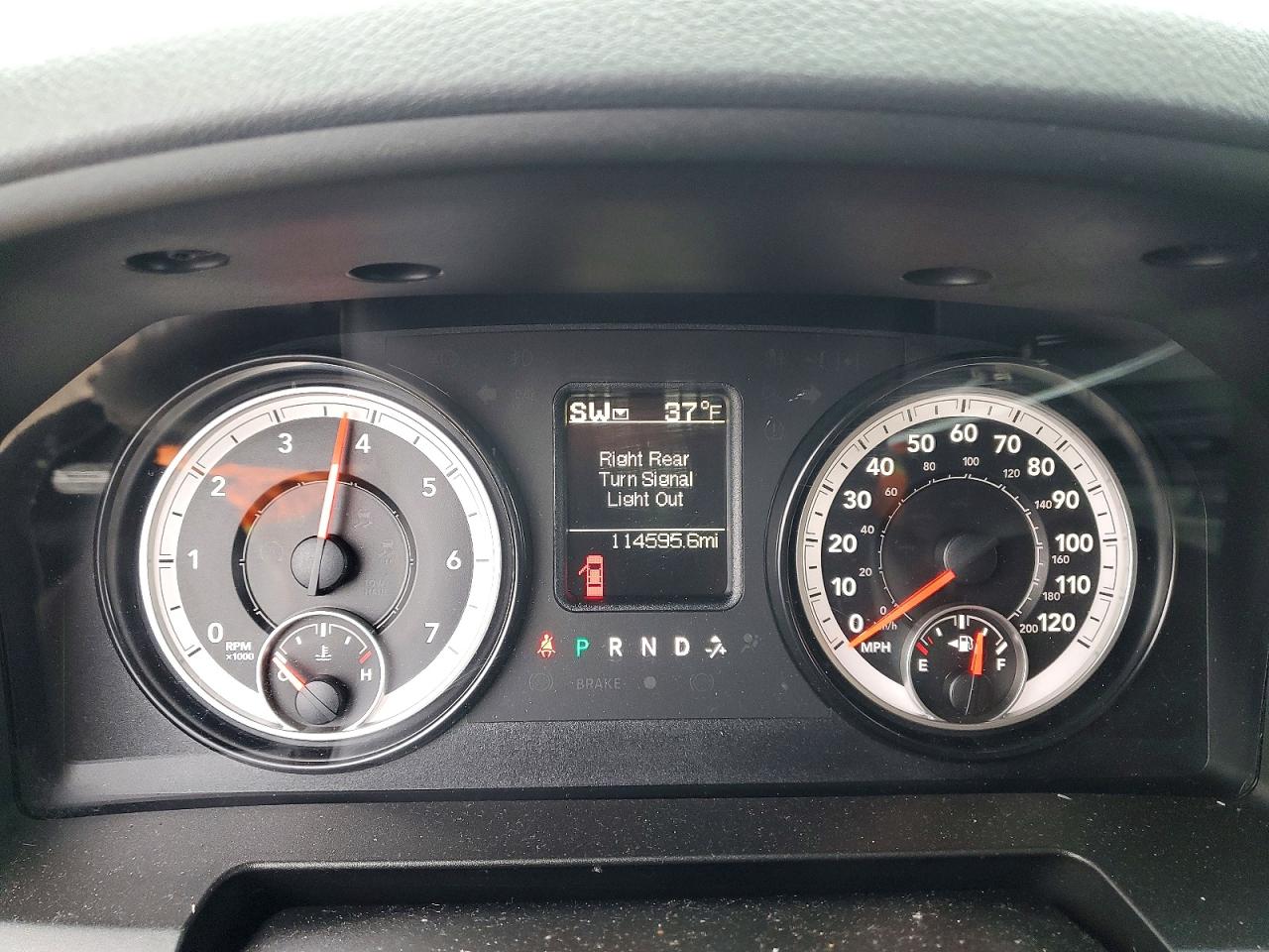 2015 RAM 1500 ST photo 9
