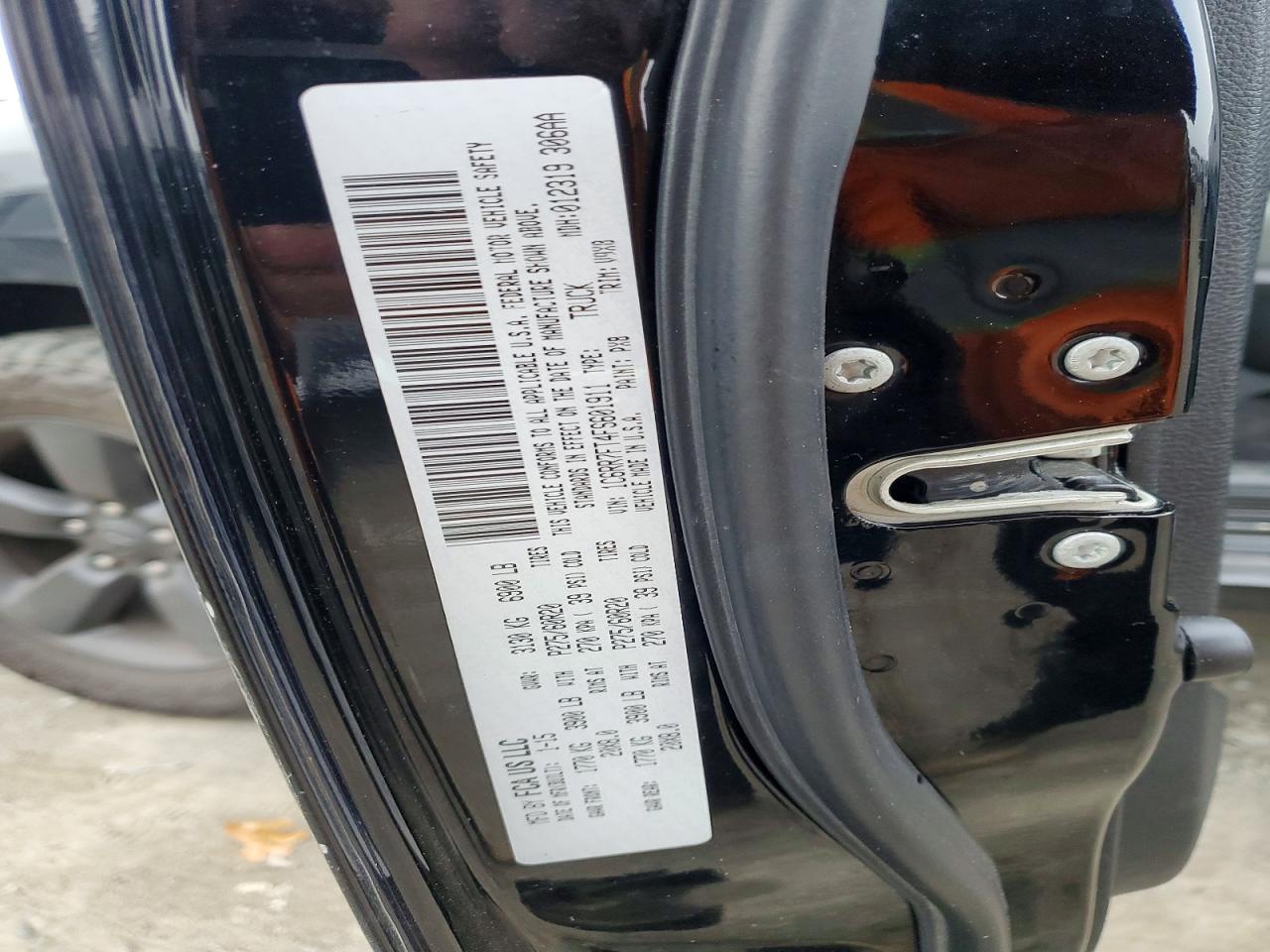 2015 RAM 1500 ST photo 12
