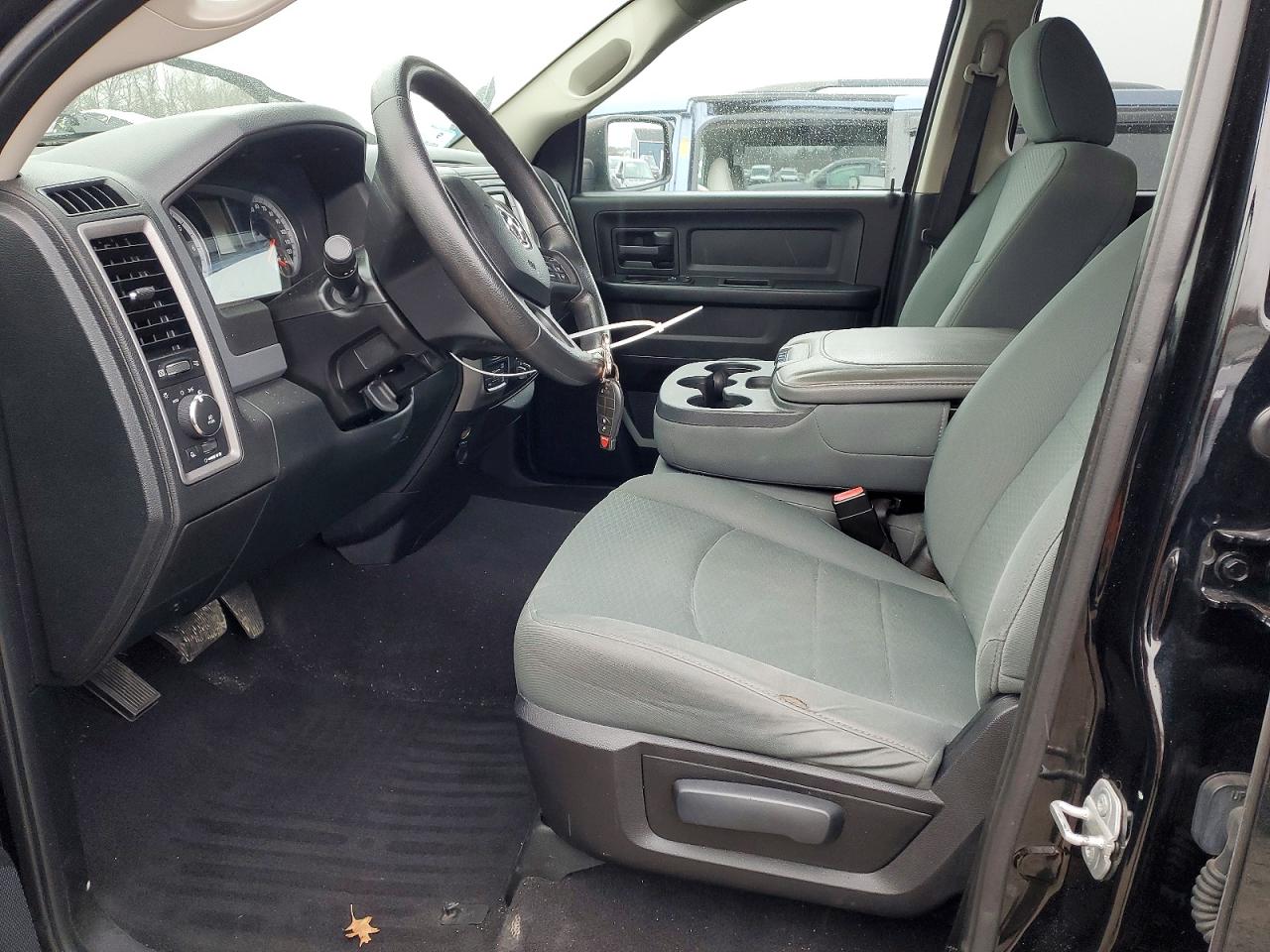 2015 RAM 1500 ST photo 7