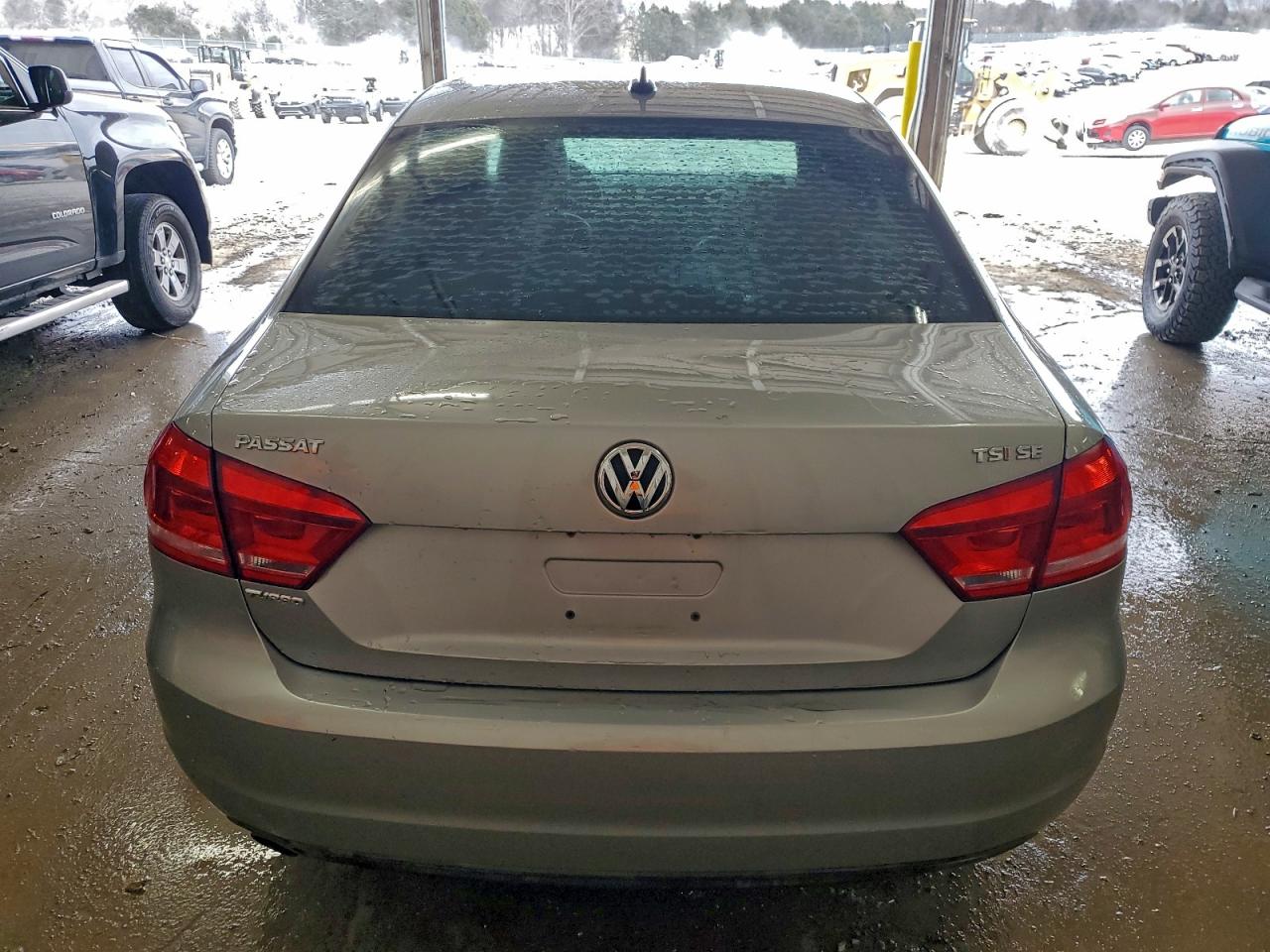 2014 VOLKSWAGEN PASSAT SE photo 16