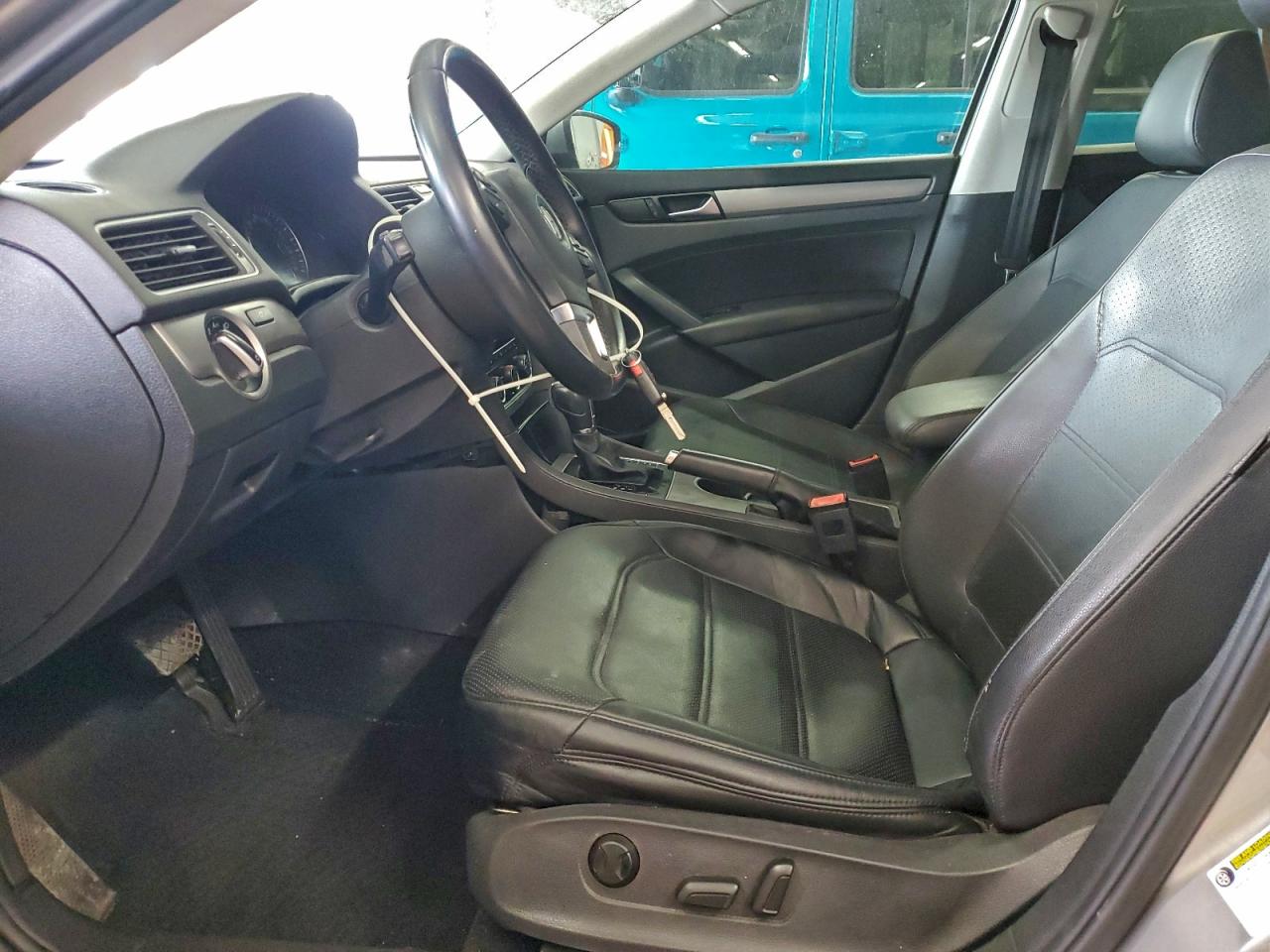2014 VOLKSWAGEN PASSAT SE photo 19