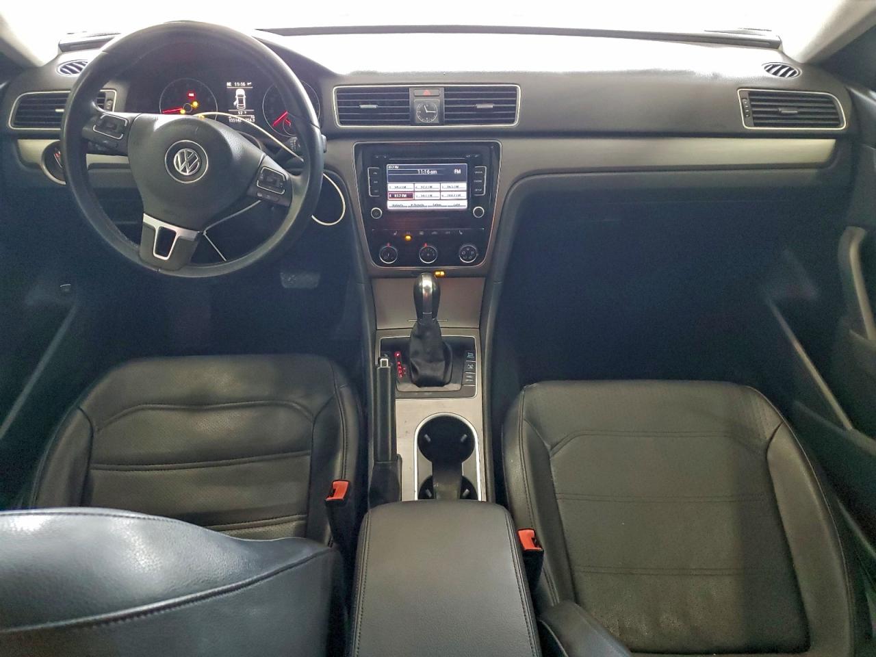 2014 VOLKSWAGEN PASSAT SE photo 22