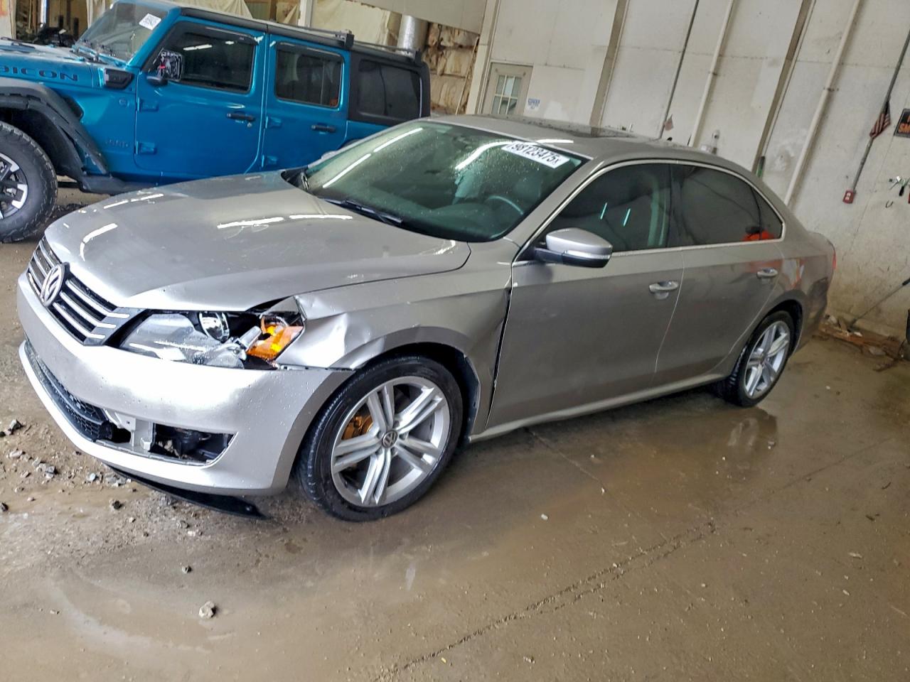 2014 VOLKSWAGEN PASSAT