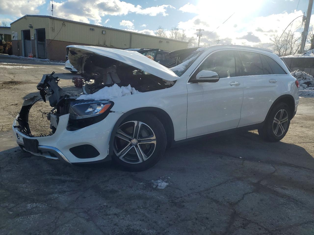 2016 MERCEDES-BENZ GLC
