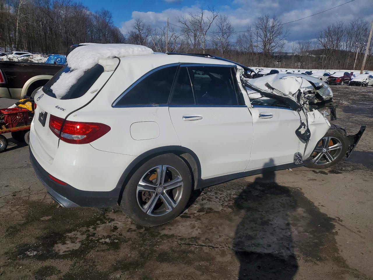 2016 MERCEDES-BENZ GLC 300 4MATIC photo 3