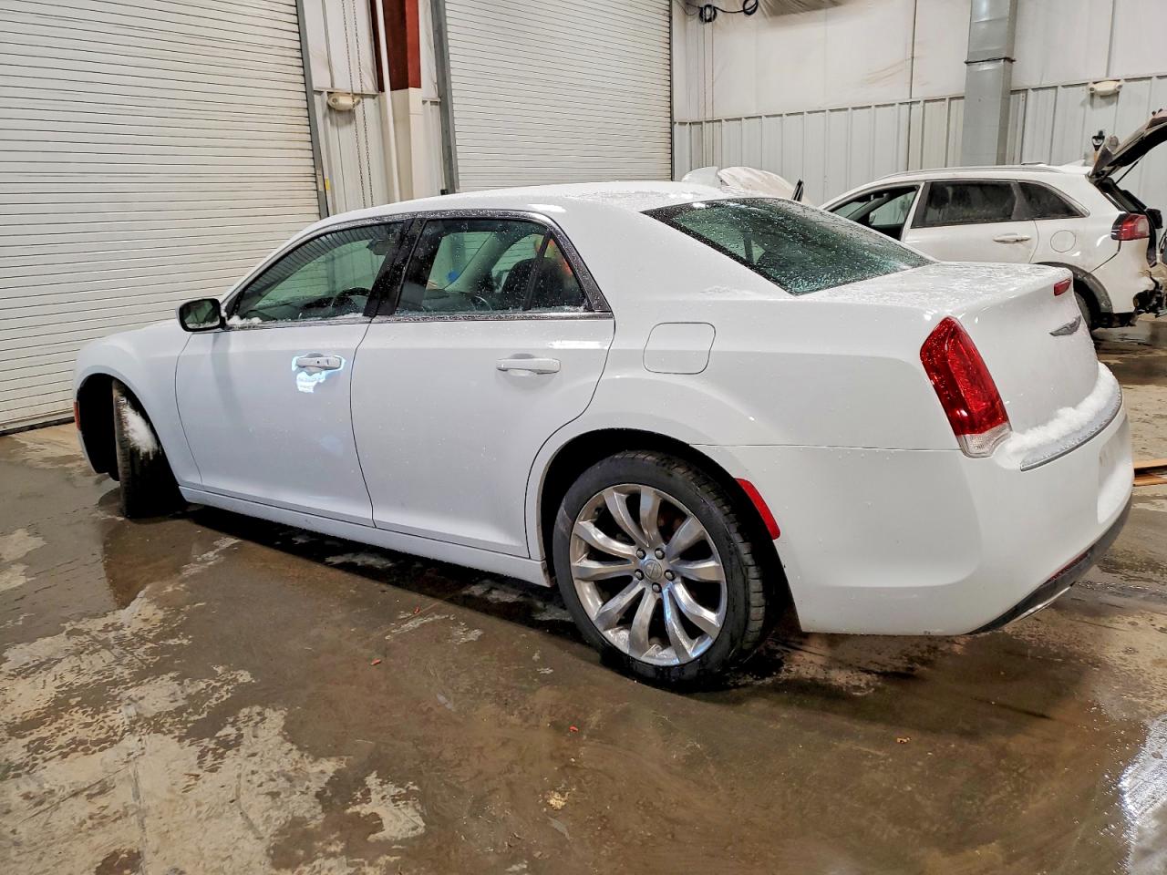 2019 CHRYSLER 300 TOURING photo 4