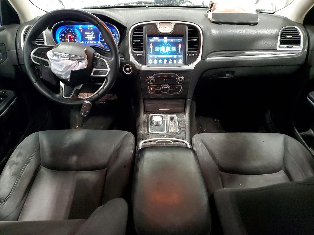 2019 CHRYSLER 300 TOURING photo 22