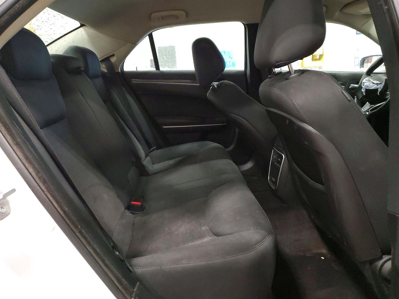 2019 CHRYSLER 300 TOURING photo 28