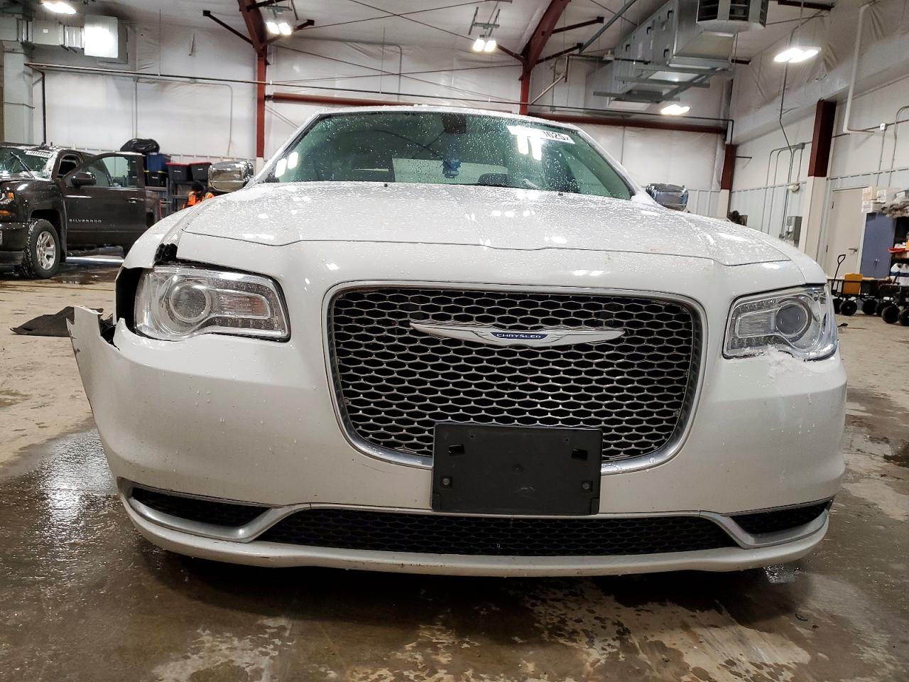 2019 CHRYSLER 300 TOURING photo 13