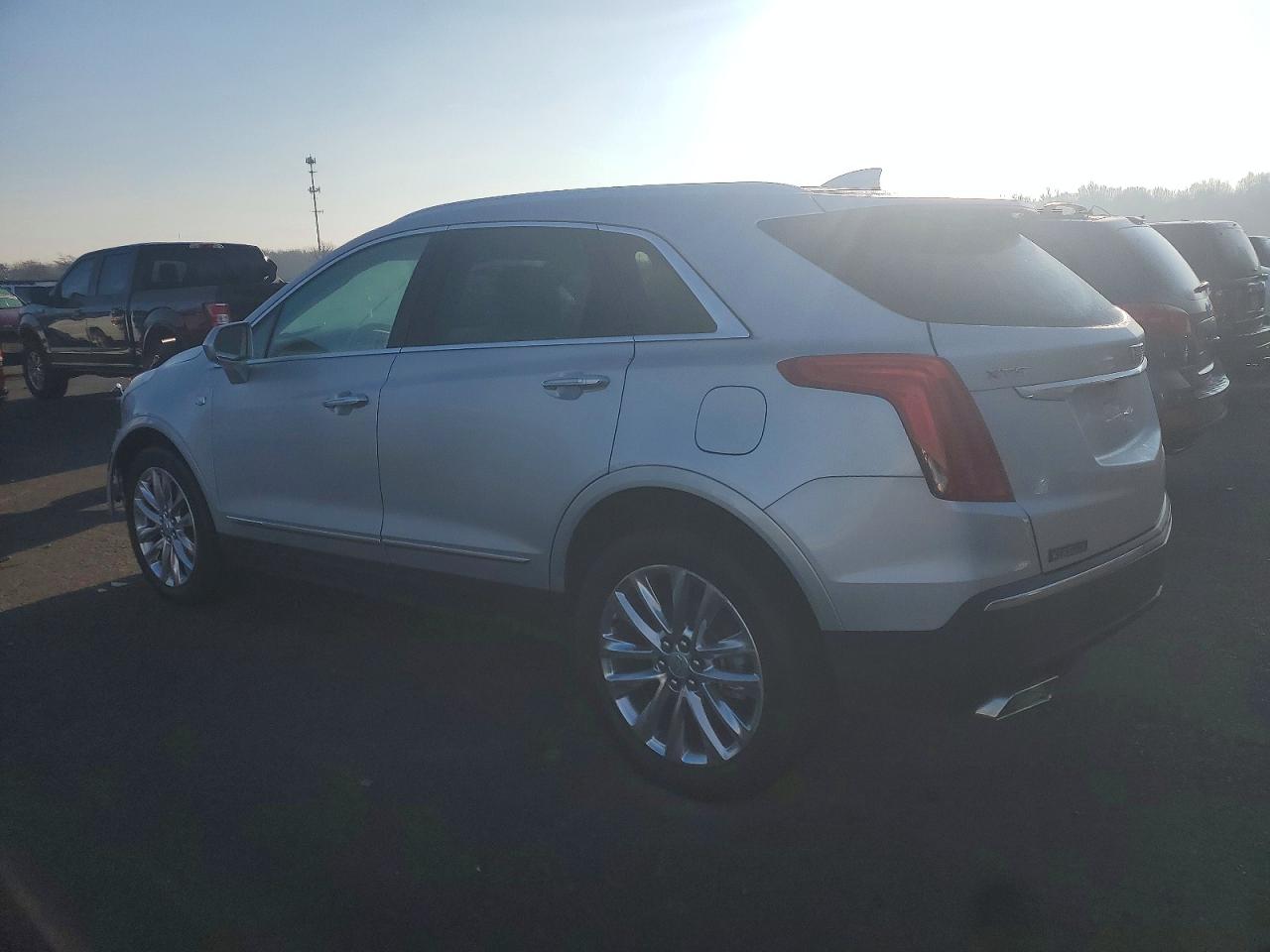 2019 CADILLAC XT5 PREMIUM LUXURY photo 2
