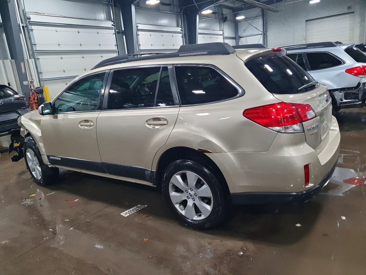 2010 SUBARU OUTBACK 2.5I PREMIUM photo 2