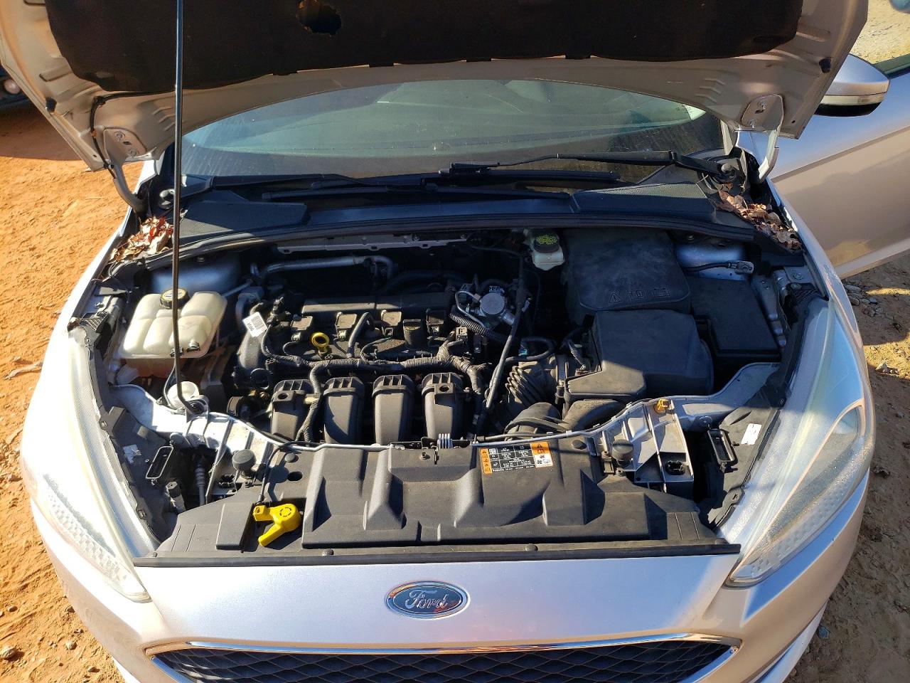 2017 FORD FOCUS SE photo 12