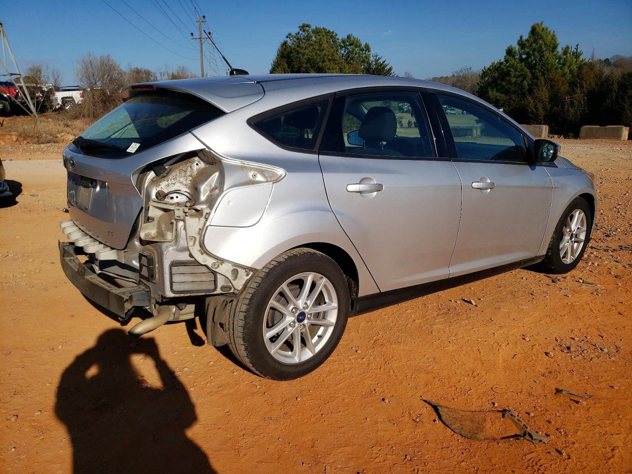 2017 FORD FOCUS SE photo 3