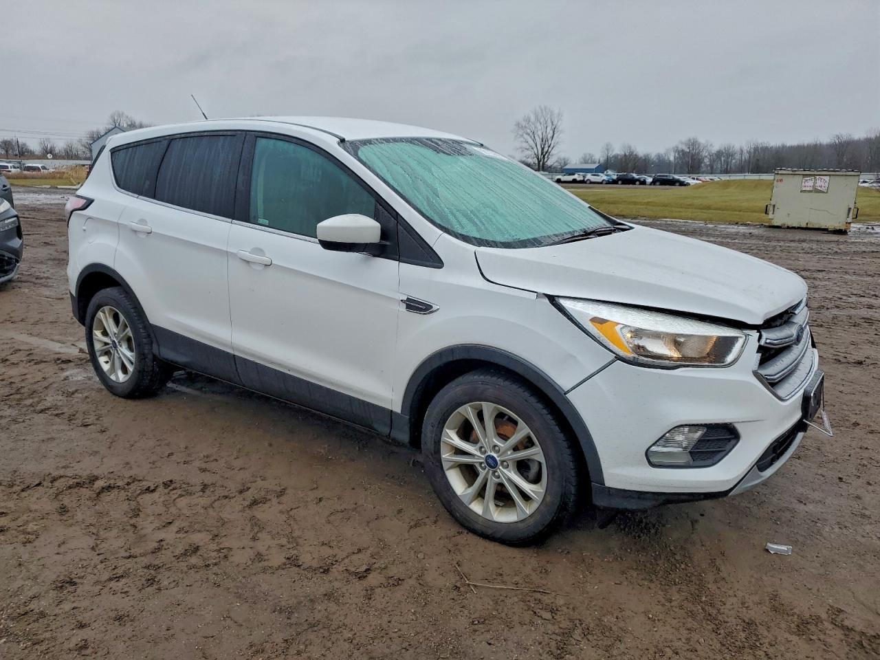 2017 FORD ESCAPE SE photo 4