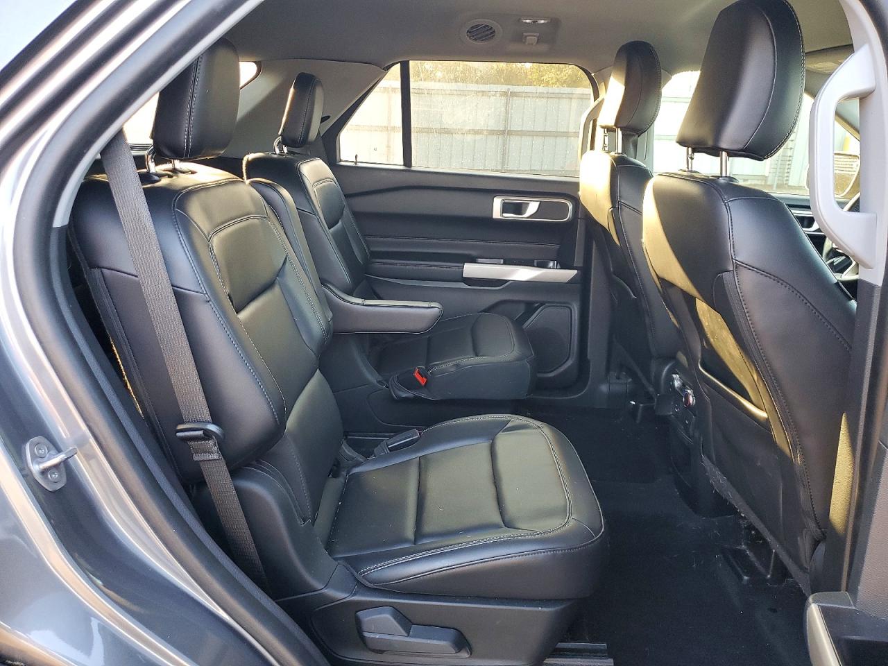 2021 FORD EXPLORER XLT photo 21