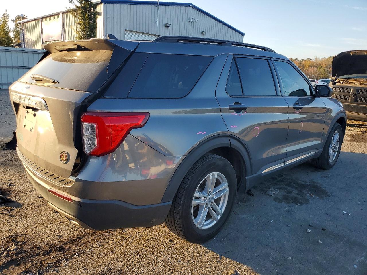 2021 FORD EXPLORER XLT photo 5