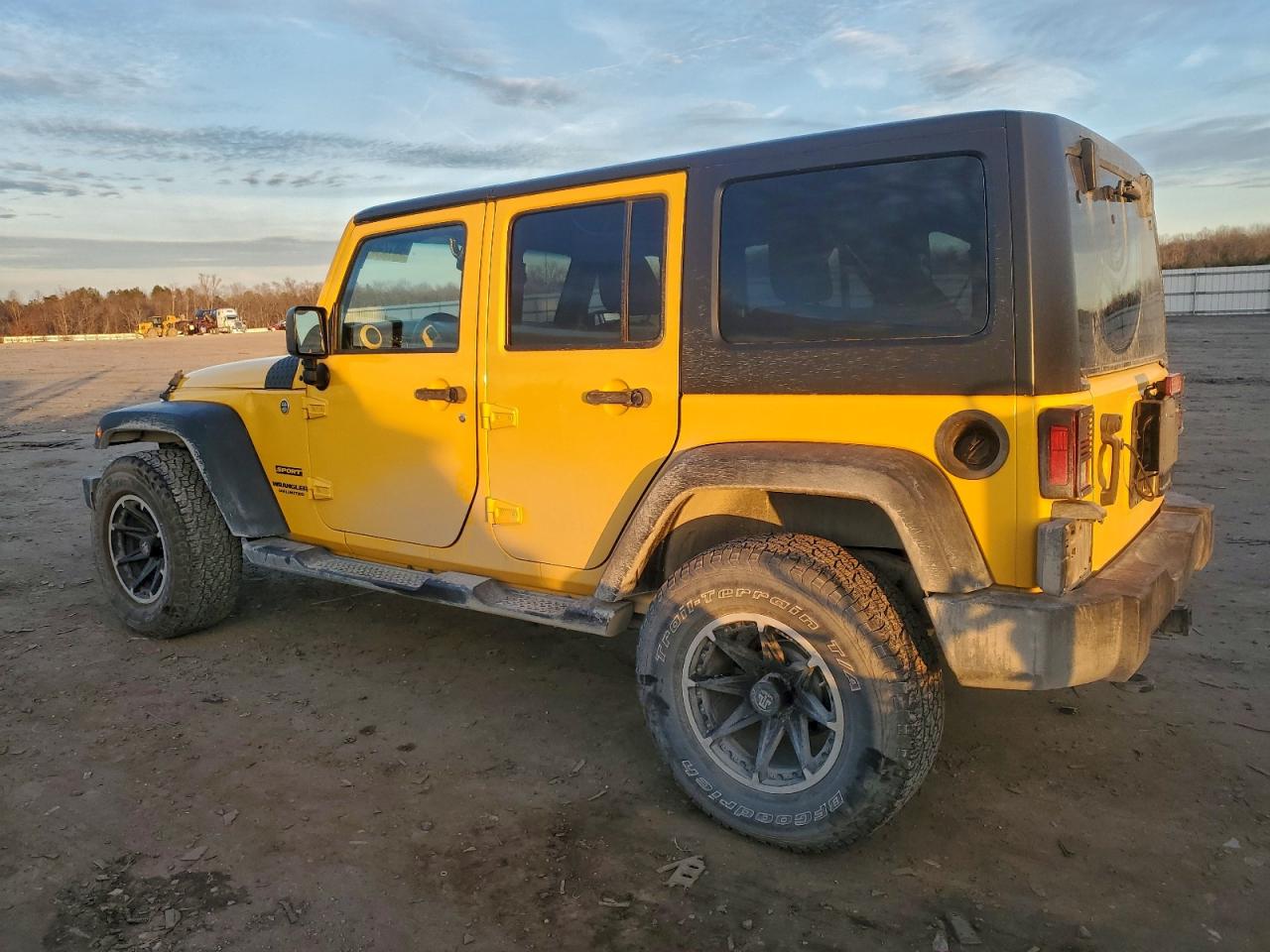 2015 JEEP WRANGLER UNLIMITED SPORT photo 2