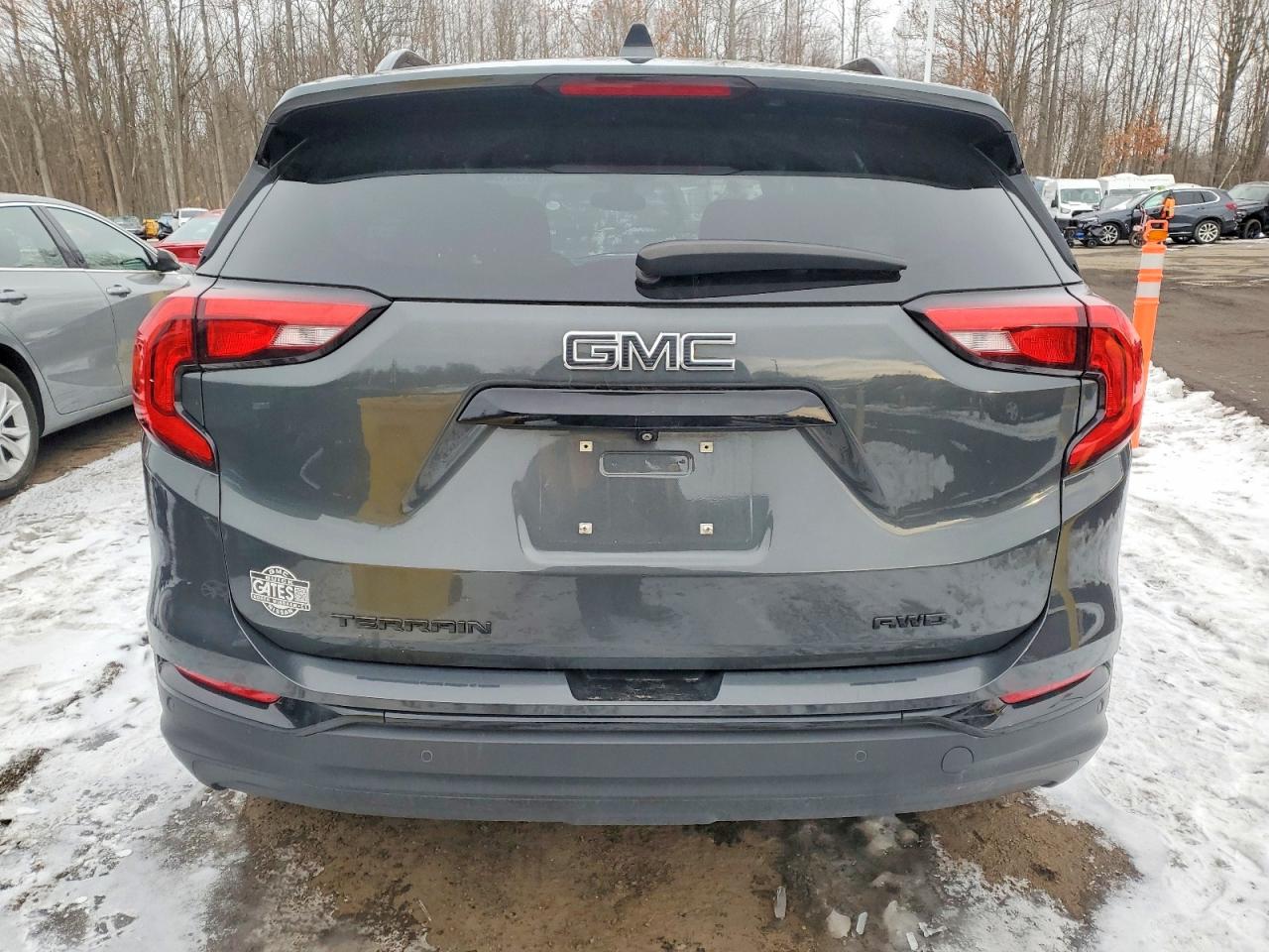 2020 GMC TERRAIN SLE photo 6