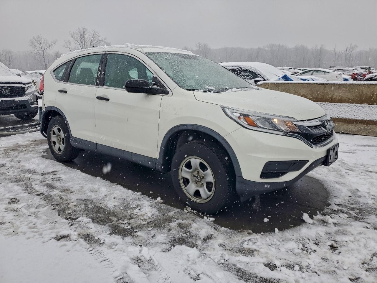 2015 HONDA CR-V LX photo 4