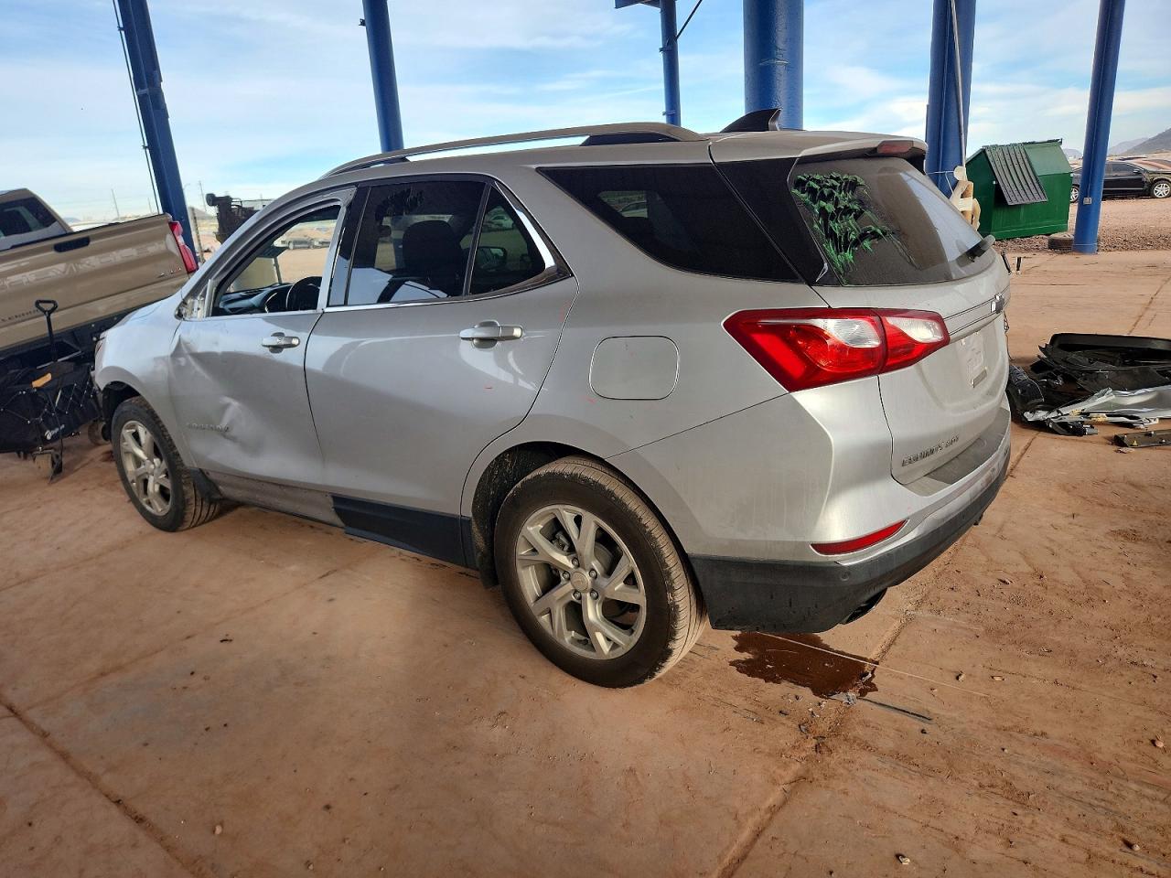 2020 CHEVROLET EQUINOX LT photo 2