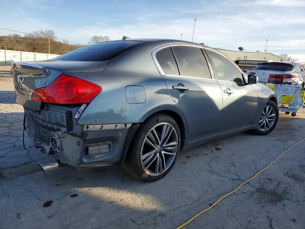 2009 INFINITI G37 BASE photo 3