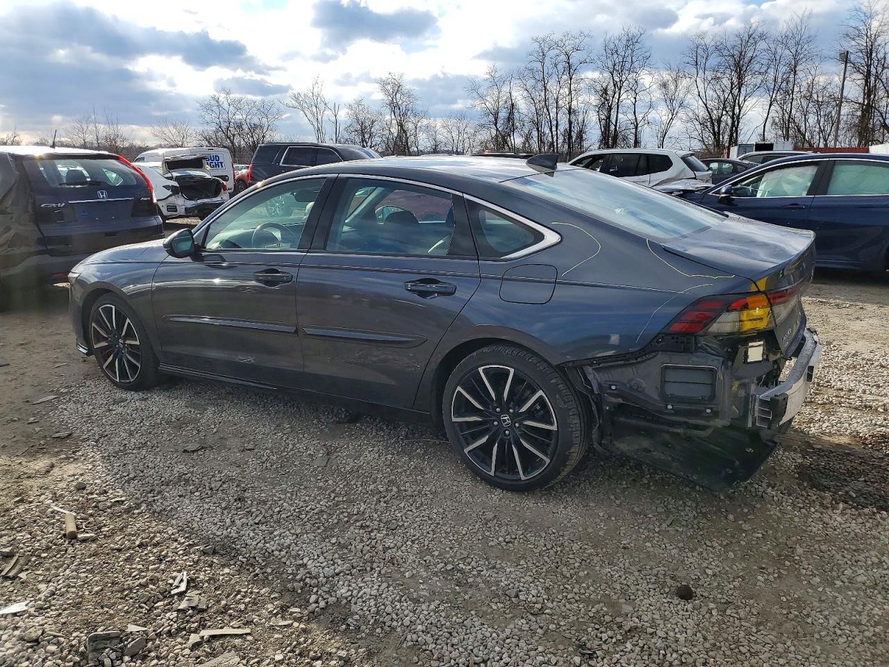 2024 HONDA ACCORD TOURING HYBRID photo 2