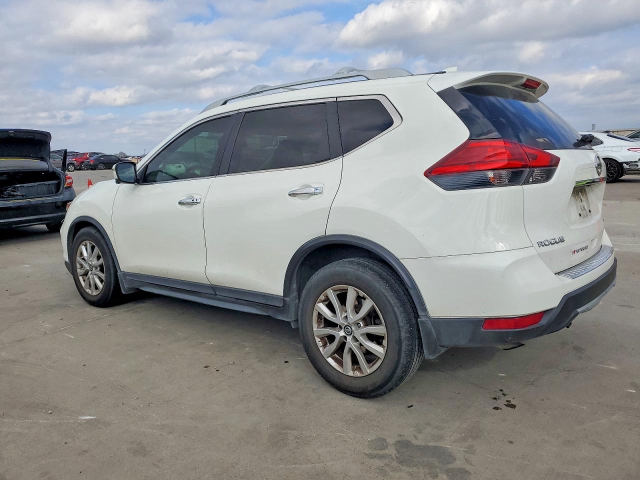 2017 NISSAN ROGUE S photo 2
