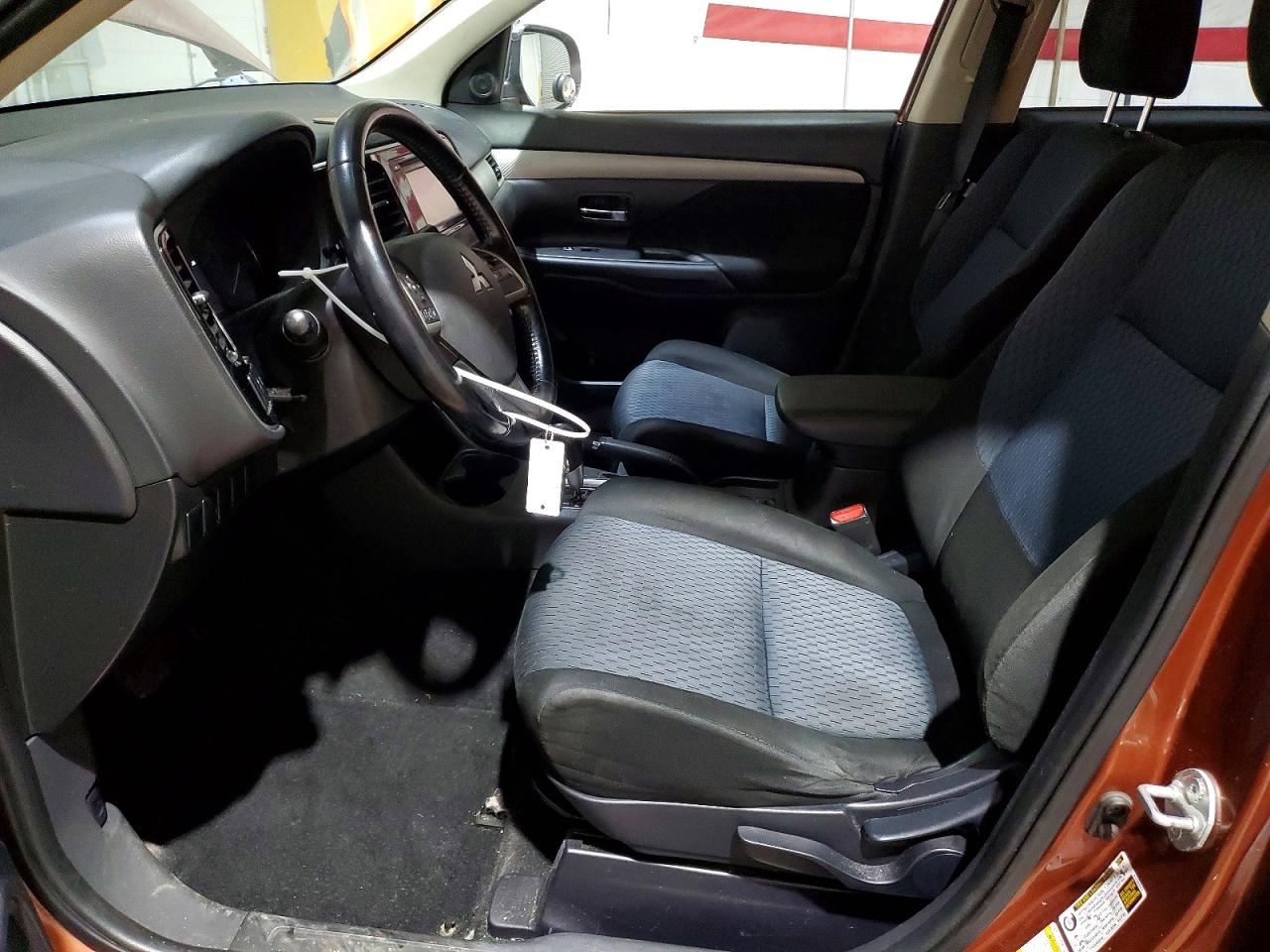 2014 MITSUBISHI OUTLANDER SE photo 7