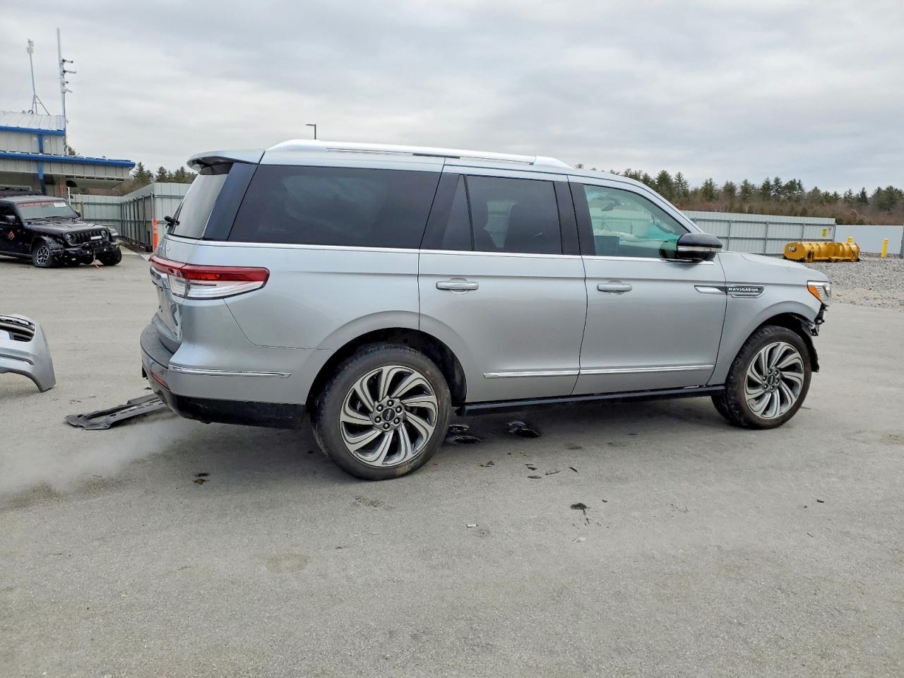 2022 LINCOLN NAVIGATOR RESERVE photo 3