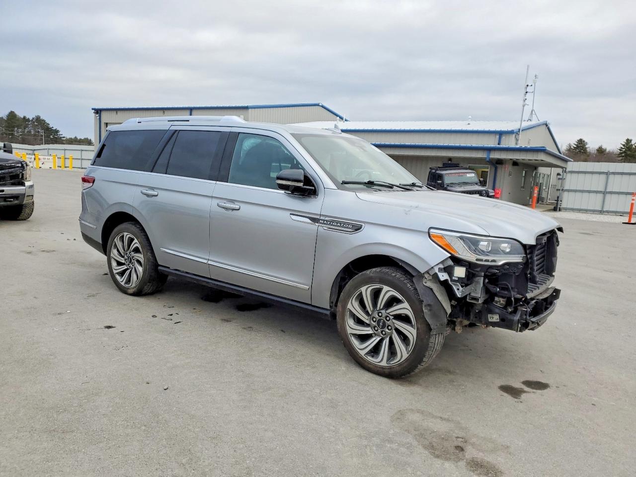 2022 LINCOLN NAVIGATOR RESERVE photo 4
